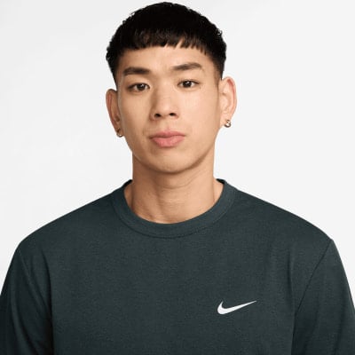Nike Dri-FIT UV Hyverse T-Shirt Nike Dri-FIT UV Hyverse T-Shirt