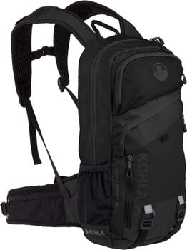 Schwarzer Rucksack mit Kohla-Logo und Gurten für Outdoor-Aktivitäten.