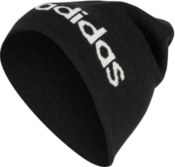 Schwarze Adidas Strickmütze mit weißem Logo.