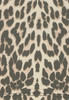 Detail eines Leopardenmusters mit dunklen Flecken auf beigem Hintergrund.