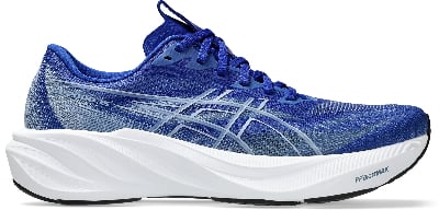Blauer Laufschuh mit weißer Sohle und Asics-Logo. Blauer Laufschuh mit weißer Sohle und Asics-Logo.