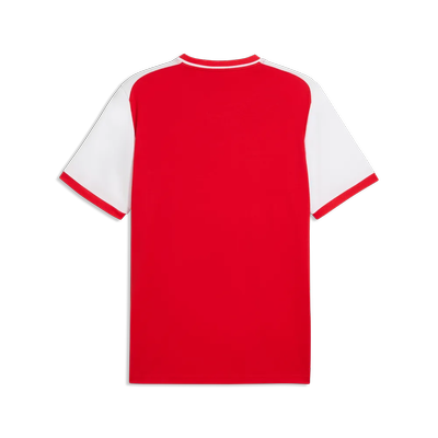 Rotes Trikot mit weißen Ärmeln und weißem Halsausschnitt. Rotes Trikot mit weißen Ärmeln und weißem Halsausschnitt.