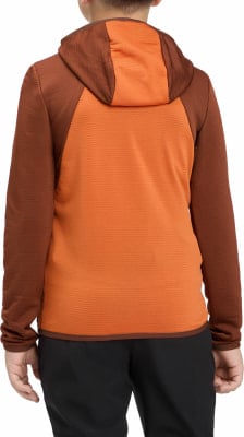 Zadný pohľad na chlapca v oranžovej bunde s kapucňou a hnedými rukávmi. Zadný pohľad na chlapca v oranžovej bunde s kapucňou a hnedými rukávmi.