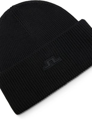 Schwarze Strickmütze mit Markenlogo. Schwarze Strickmütze mit Markenlogo.