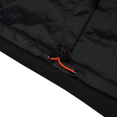 Schwarze Jacke mit orangefarbenem Kordelzug und Stopper. Schwarze Jacke mit orangefarbenem Kordelzug und Stopper.