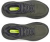 Zwei Paar dunkelgrüne Saucony Trail Laufschuhe aus der Vogelperspektive.