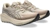 Beige Asics Laufschuhe mit markanter Sohle und FF Blast Max Logo.