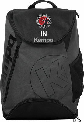 Schwarzer Rucksack mit Kempa-Logo und Vereinswappen.