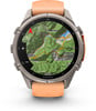 Eine Smartwatch mit Karte und GPS-Richtungspfeil.