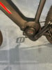 Detail des Bosch Performance CX E-Bike-Motors am Fahrradrahmen.