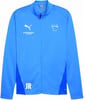 Blaue Jacke mit Puma-Logo, Schriftzug und Initialen auf der Vorderseite.