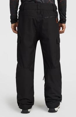 Rückansicht einer schwarzen Cargohose mit orangefarbenem Reißverschluss und Taschen.