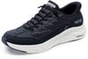 Schwarzer gesteppter Skechers Slip-ins Sneaker mit weißer Contour Foam Sohle.