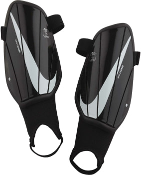 Nike Charge Guards chrániče holení
