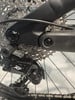 Nahaufnahme des Shimano Deore XT Schaltwerks an einem Mountainbike.