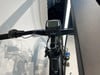 Detail eines E-Bikes mit Bosch-Display und Lenkerbedienung.