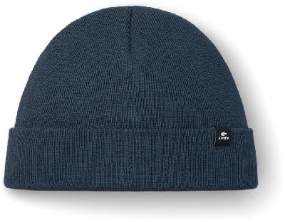 Eine marineblaue Strickmütze mit dem Eisbär-Logo auf der Vorderseite. Eine marineblaue Strickmütze mit dem Eisbär-Logo auf der Vorderseite.