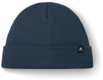 Eine marineblaue Strickmütze mit dem Eisbär-Logo auf der Vorderseite.