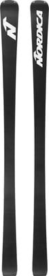 Zwei schwarze Skier mit weißem Nordica-Logo und N-Symbol. Zwei schwarze Skier mit weißem Nordica-Logo und N-Symbol.