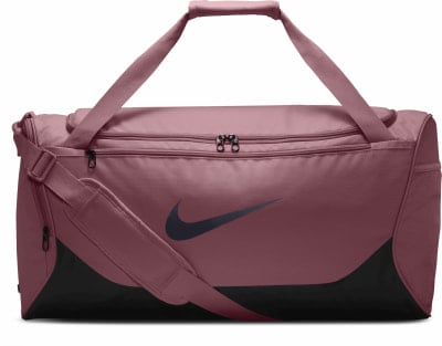 Eine rosafarbene Nike Sporttasche mit schwarzen Akzenten und Logo. Eine rosafarbene Nike Sporttasche mit schwarzen Akzenten und Logo.