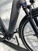 Detail eines Cube E-Bikes mit Gabel, Rad und Rahmen.