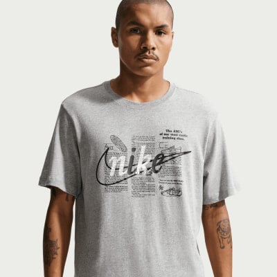 Nike Sportswear Celebrate T-Shirt Nike Sportswear Celebrate T-Shirt