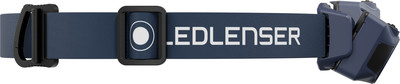 Blaue Stirnlampe mit LEDLENSER-Logo und verstellbarem Gurt. Blaue Stirnlampe mit LEDLENSER-Logo und verstellbarem Gurt.