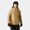 Ein Mann in einer beigen Skijacke mit HH-Logo und schwarzer Skibrille.