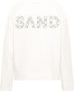 Weißes Sweatshirt mit SAND-Schriftzug in Karomuster.