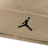 Braune Strickmütze mit schwarzem Jordan Jumpman-Logo.