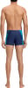 Mann von hinten in dunkelblauer Badehose mit blaugrünen Details.