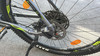 Hinterrad eines Mountainbikes mit Schaltung und Scheibenbremse.