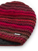Eine rot gestreifte Strickmütze mit dunkelgrauem Futter und Logo.