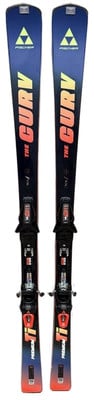 Fischer Ski mit RS11 Bindung, Schriftzug THE CURVY und Fischer Logo. Fischer Ski mit RS11 Bindung, Schriftzug THE CURVY und Fischer Logo.
