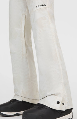 Weiße Skihose mit dezentem Muster und O'Neill-Logo. Weiße Skihose mit dezentem Muster und O'Neill-Logo.