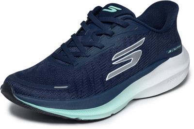 Dunkelblaue Skechers-Laufschuhe mit weißem Logo und hellblauer Sohle. Dunkelblaue Skechers-Laufschuhe mit weißem Logo und hellblauer Sohle.