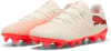 Herren-Fußballschuhe von Puma mit orangefarbenem Streifenmuster und Logo.