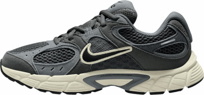 Herren-Laufschuh von Nike in Dunkelgrau mit heller Sohle. Herren-Laufschuh von Nike in Dunkelgrau mit heller Sohle.