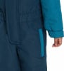 Detail eines Winter-Overalls mit blauer und türkiser Stoff und Tasche.