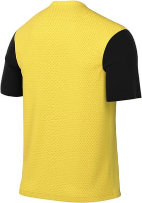 Rückansicht eines gelben T-Shirts mit schwarzen Ärmeln und feinem Muster. Rückansicht eines gelben T-Shirts mit schwarzen Ärmeln und feinem Muster.