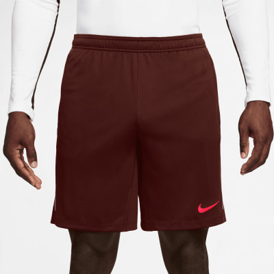 Herren-Shorts von Nike mit Logo auf dem Oberschenkel und weißem Streifen. Herren-Shorts von Nike mit Logo auf dem Oberschenkel und weißem Streifen.