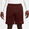 Herren-Shorts von Nike mit Logo auf dem Oberschenkel und weißem Streifen.