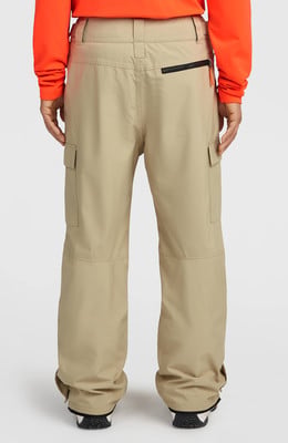 Herren-Cargo-Hose in Beige mit orangefarbenem Reißverschluss und Taschen. Herren-Cargo-Hose in Beige mit orangefarbenem Reißverschluss und Taschen.