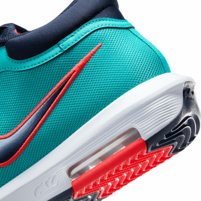 Nike LeBron Witness VIII Basketballschuhe