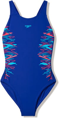 Blauer Speedo-Badeanzug mit buntem geometrischem Muster an den Seiten.