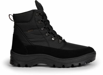 Schwarzer Winterstiefel mit Schnürung und robuster Sohle. Schwarzer Winterstiefel mit Schnürung und robuster Sohle.
