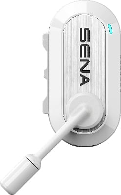 Ein weißes Sena Headset mit Mikrofon und blauer LED. Ein weißes Sena Headset mit Mikrofon und blauer LED.