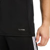 Schwarzes Sportshirt mit Climacool-Technologie und weißen Streifen.