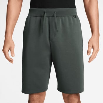 Herren Shorts in Dunkelgrün mit Kordelzug am Bund.