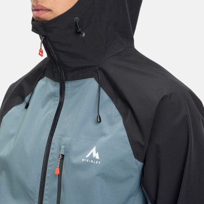 McKINLEY Reese AQM 15.15 2,5L Hardshelljacke mit Kapuze McKINLEY Reese AQM 15.15 2,5L Hardshelljacke mit Kapuze
